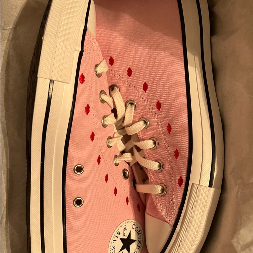 Valentine’s Day Convers limited edition brand new